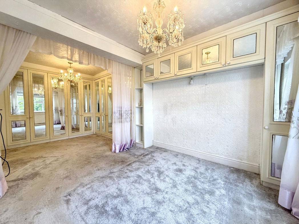 Property image 11 of 15
