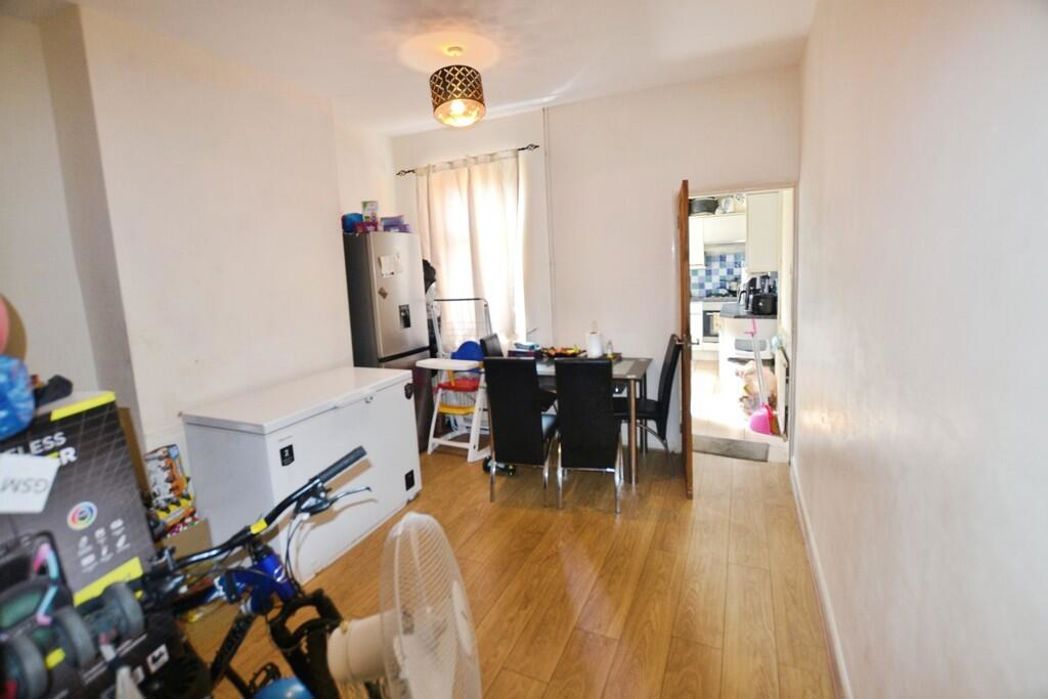 Property image 6 of 10