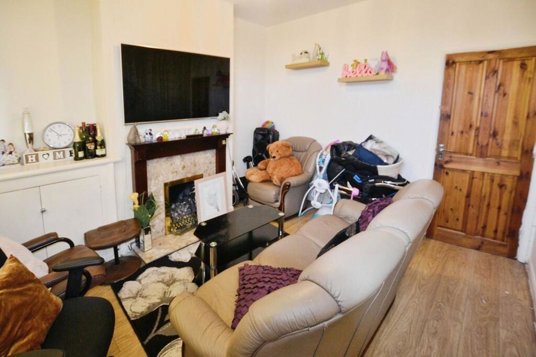 Property image 2 of 10