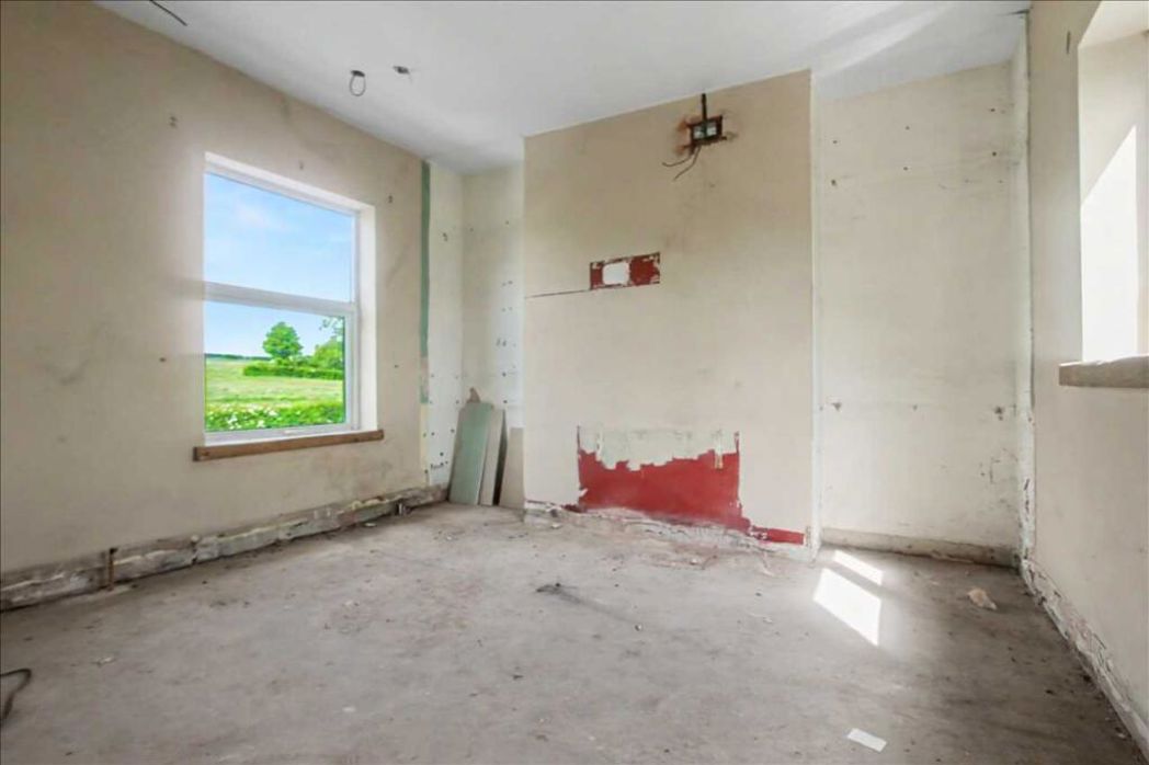 Property image 8 of 12