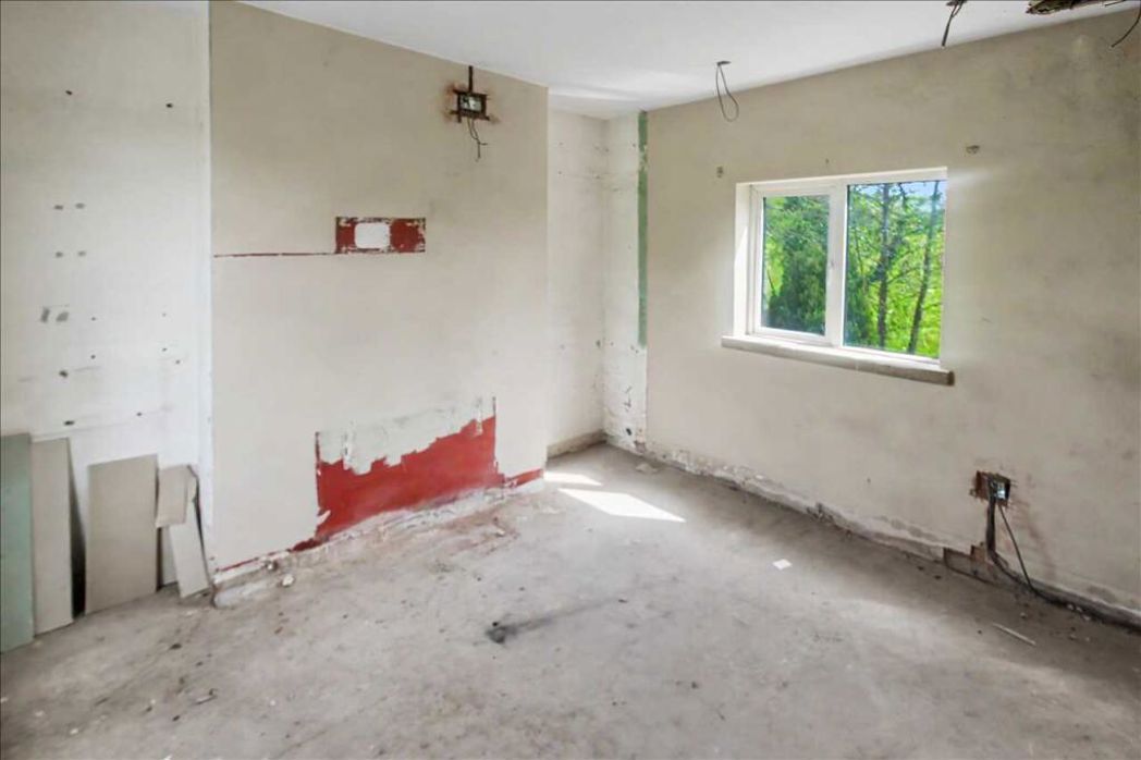 Property image 11 of 12