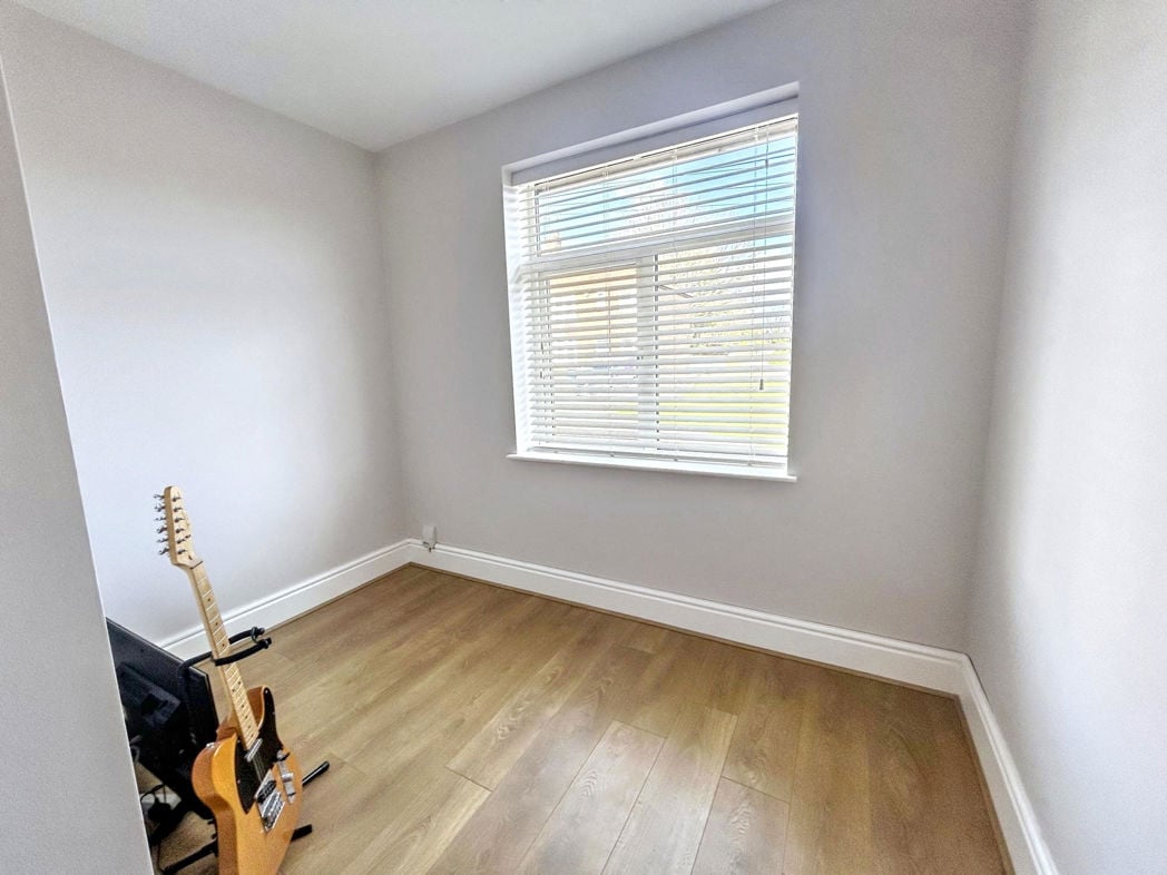 Property image 14 of 18