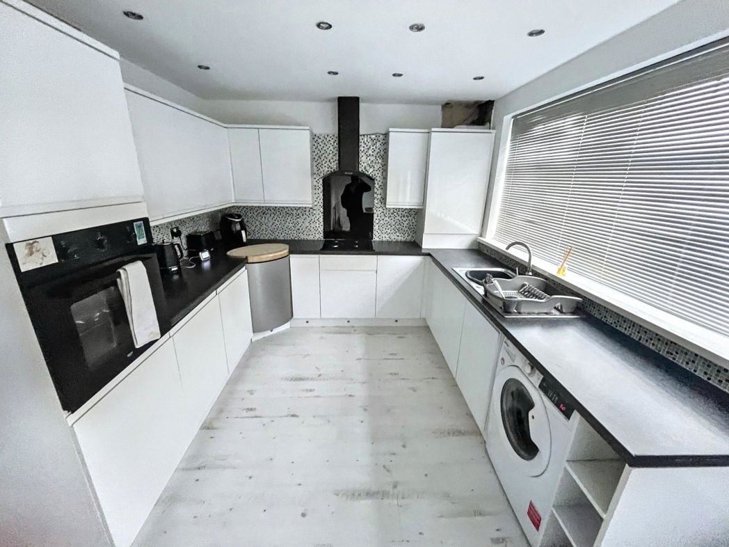 Property image 4 of 15