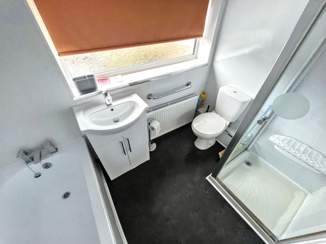 Property image 8 of 13
