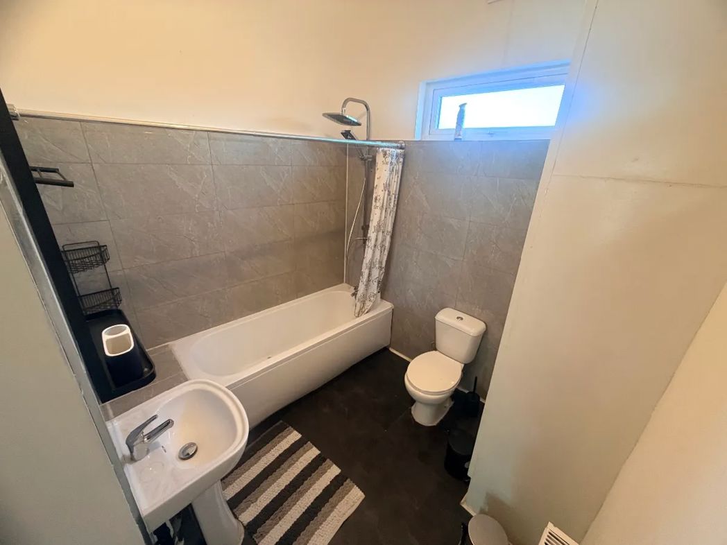 Property image 8 of 14