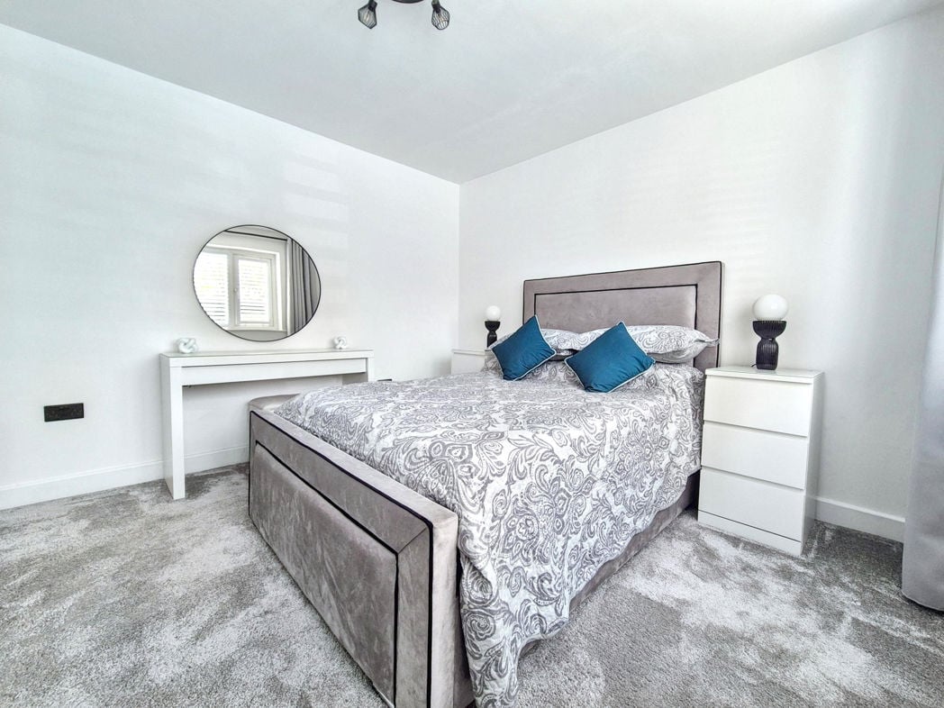 Property image 16 of 27