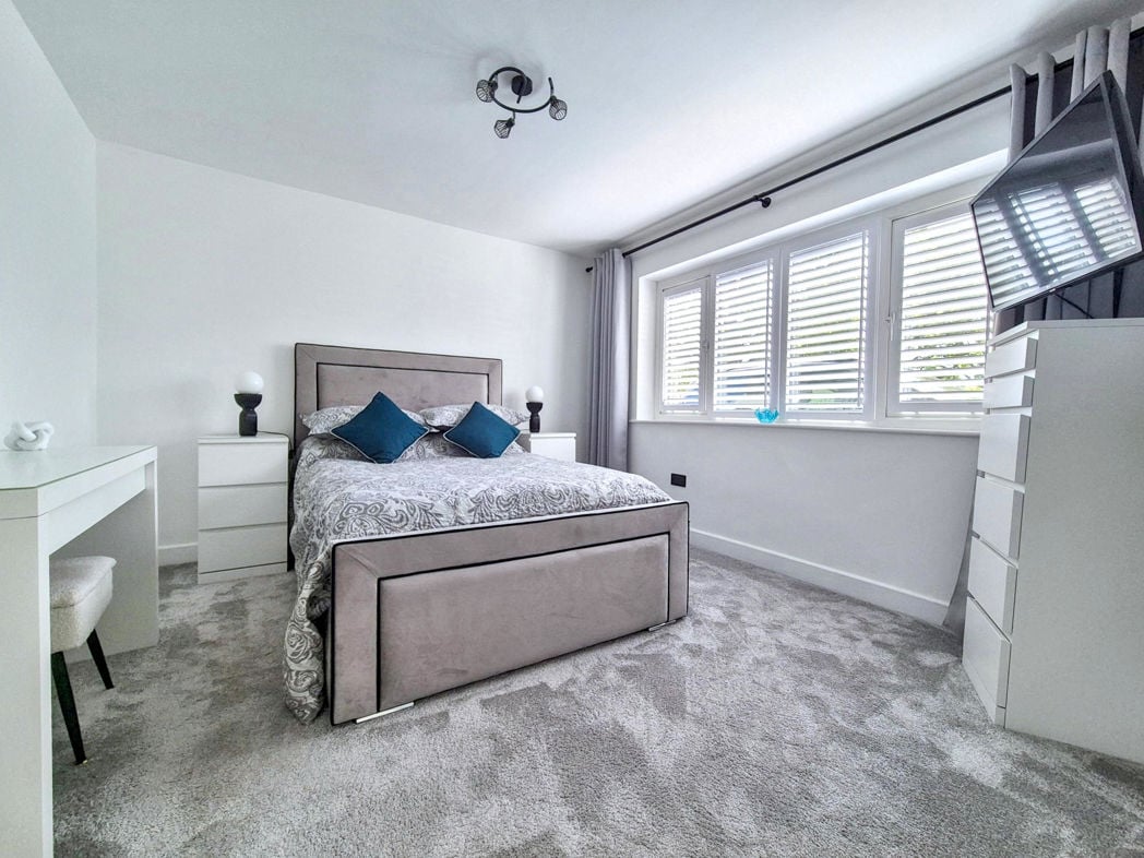 Property image 15 of 27