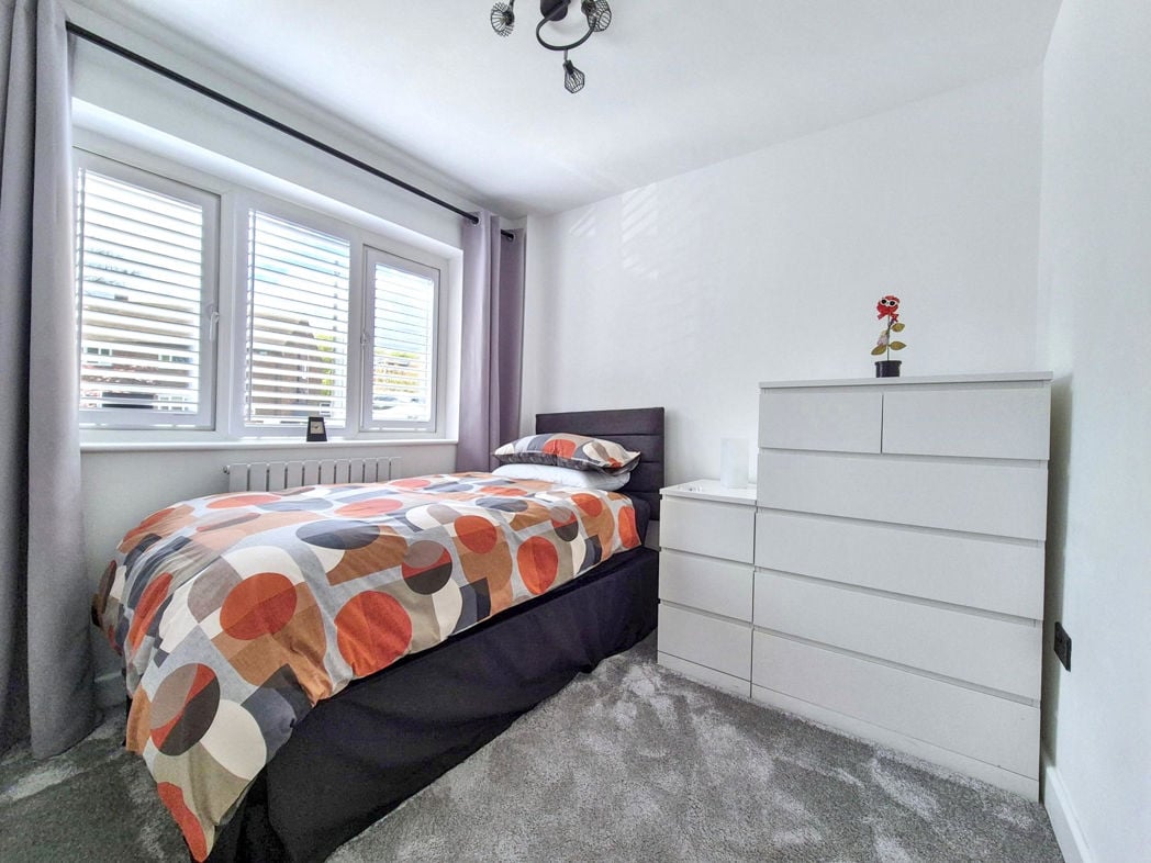 Property image 19 of 27