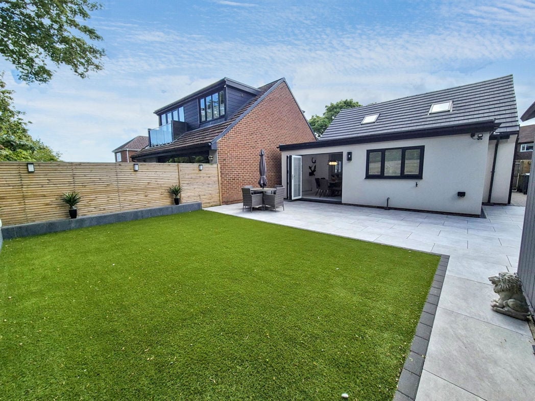 Property image 25 of 27