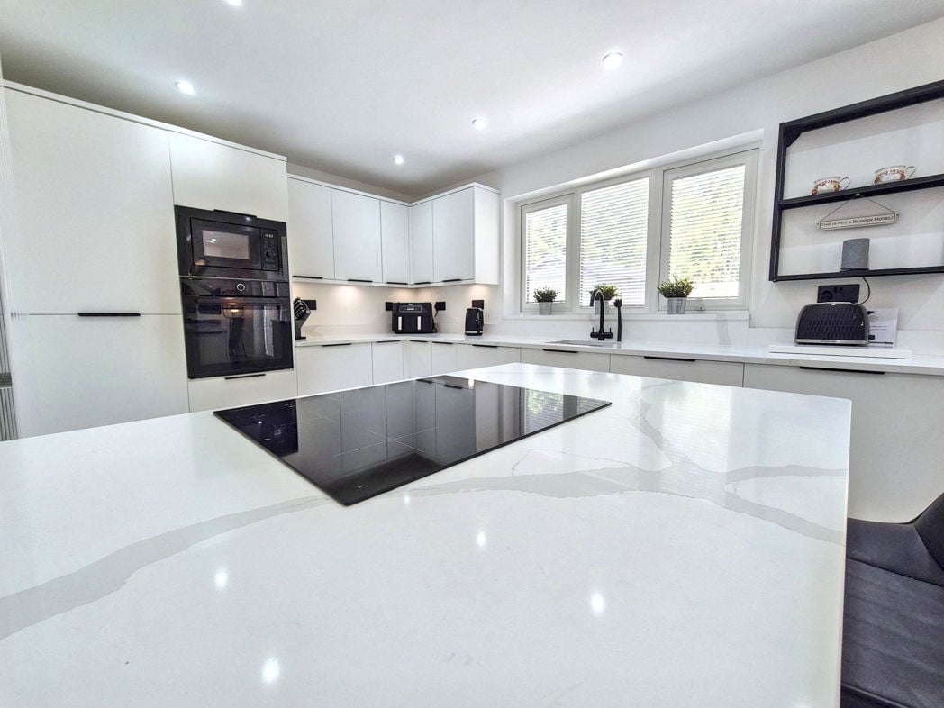 Property image 10 of 27