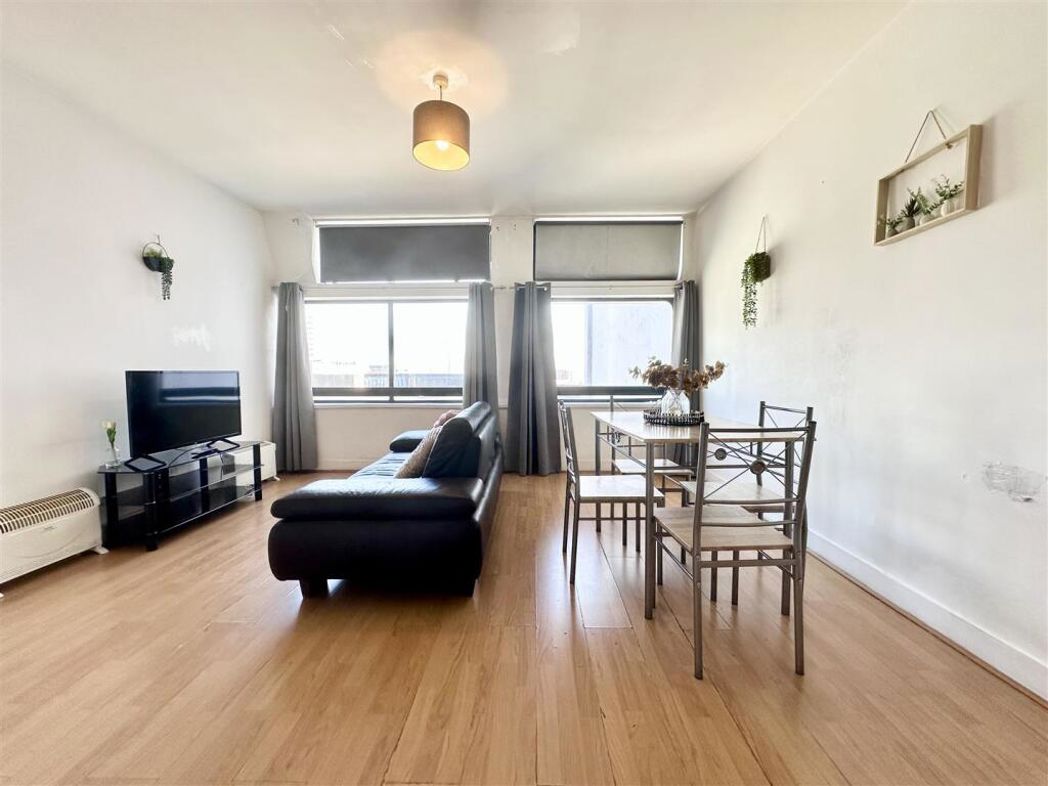 Property image 2 of 10
