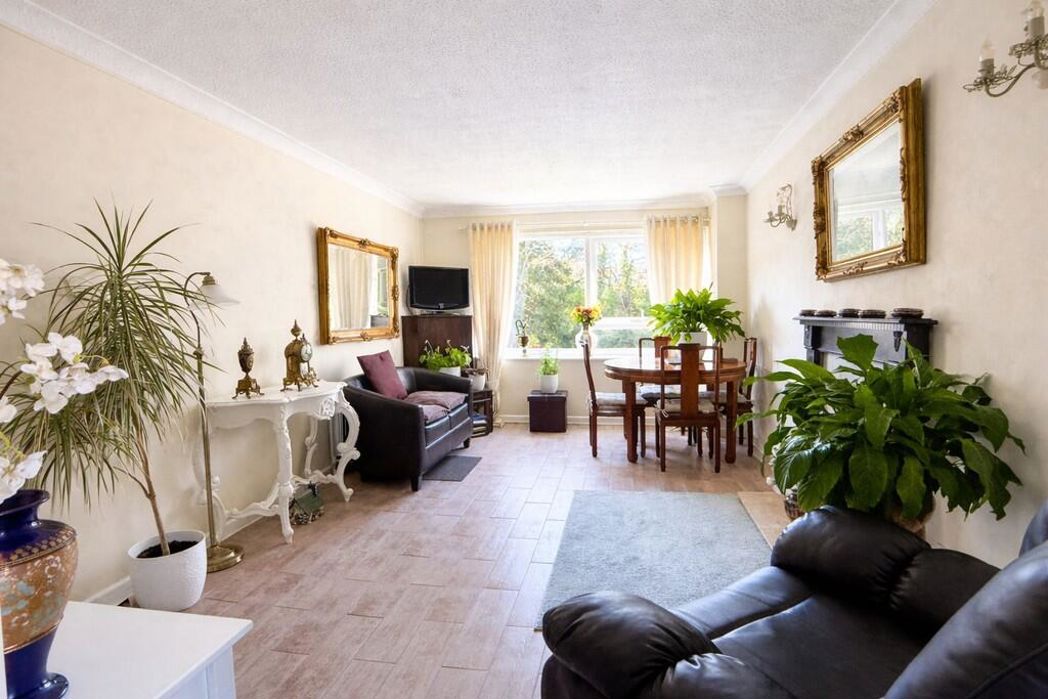Property image 2 of 12