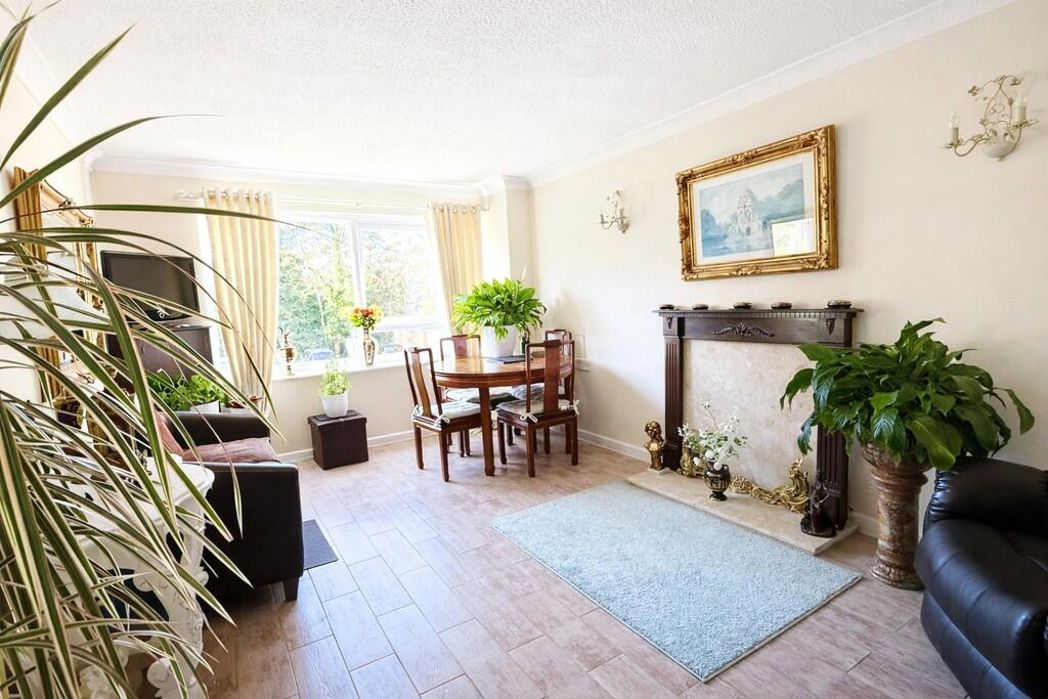 Property image 4 of 12