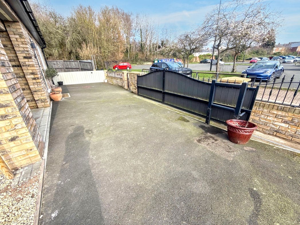 Property image 25 of 25