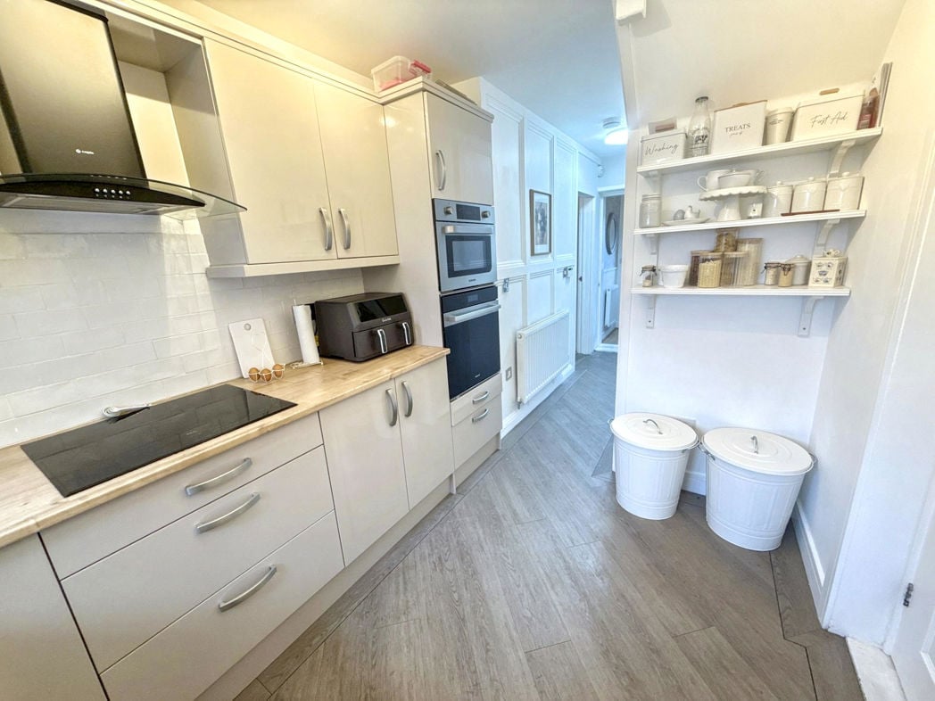 Property image 10 of 25