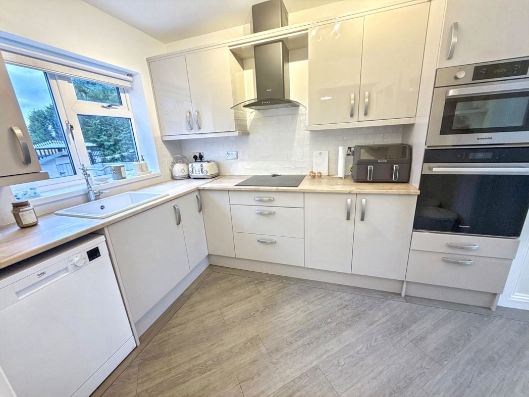 Property image 11 of 25
