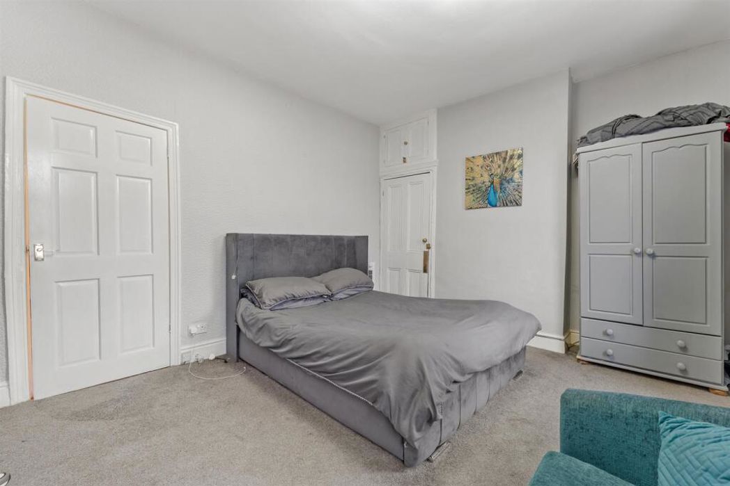 Property image 8 of 11