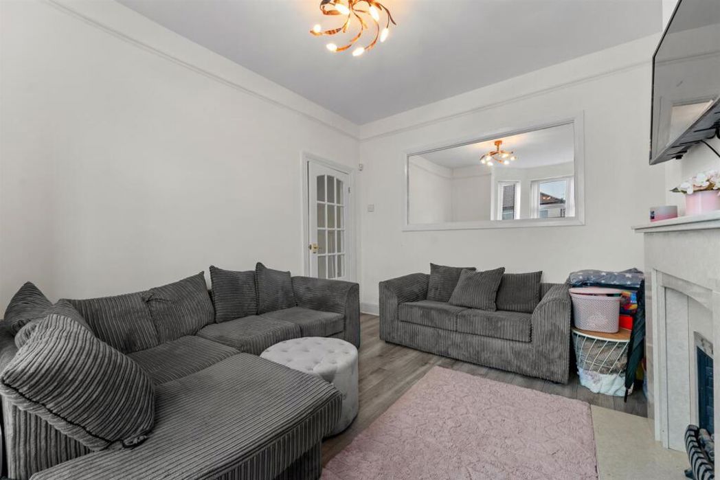 Property image 3 of 11