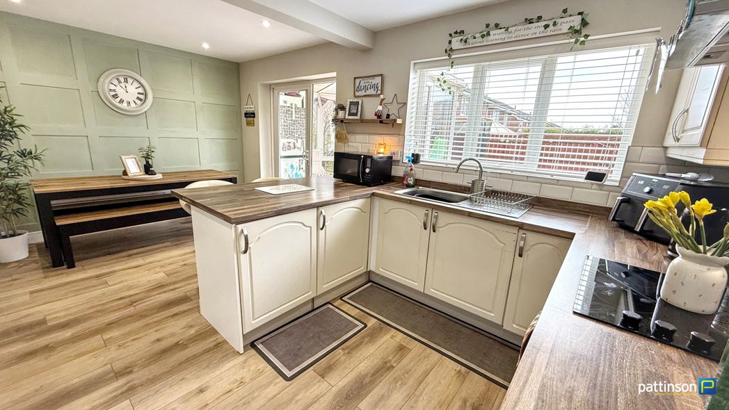 Property image 9 of 29