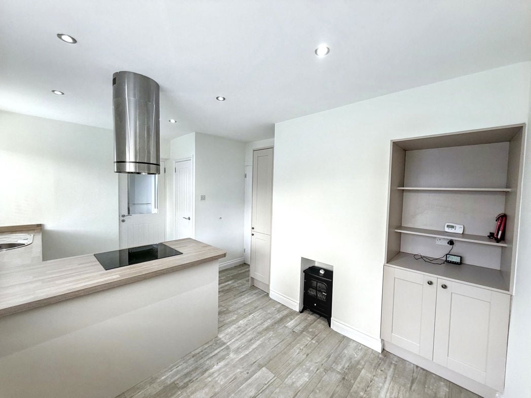 Property image 4 of 12