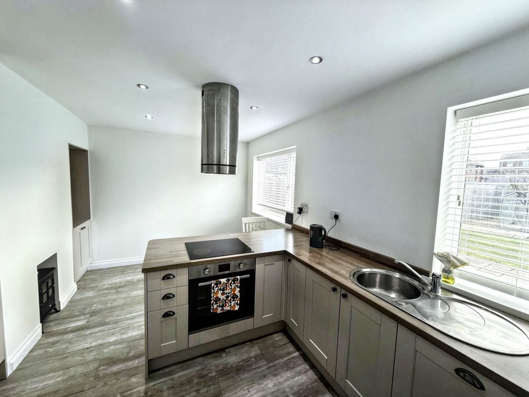 Property image 5 of 12