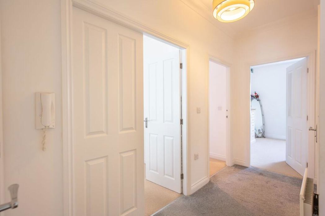 Property image 10 of 16