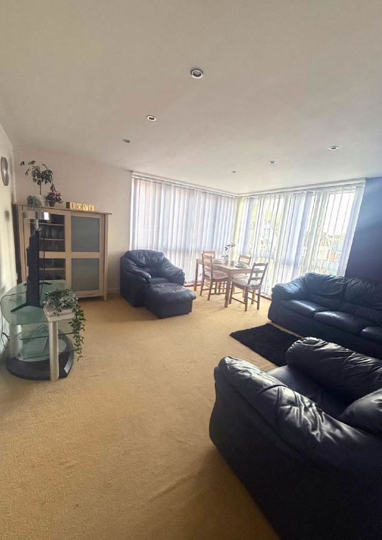 Property image 4 of 24