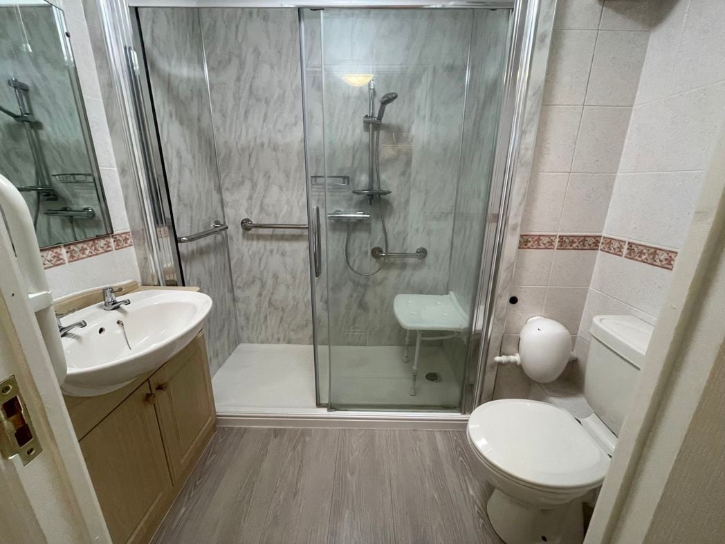 Property image 4 of 13