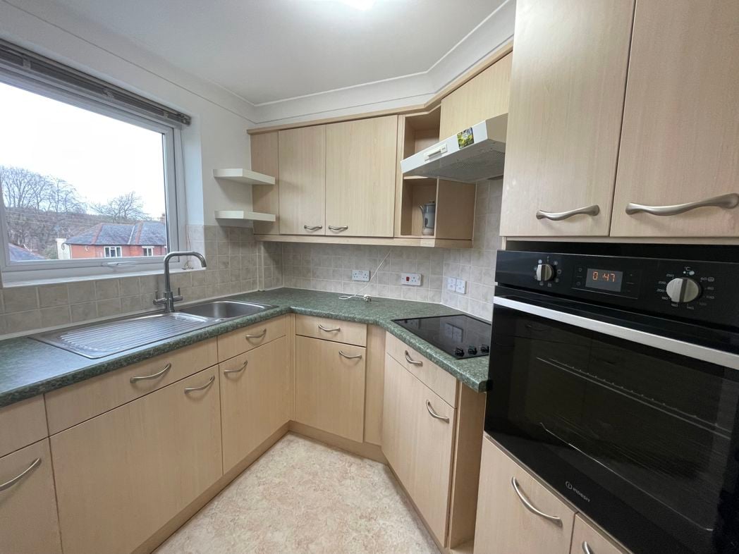 Property image 10 of 13