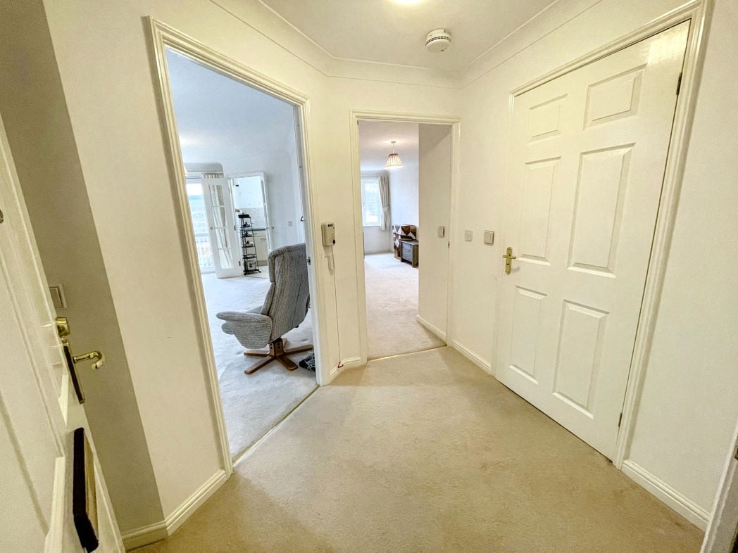 Property image 2 of 13