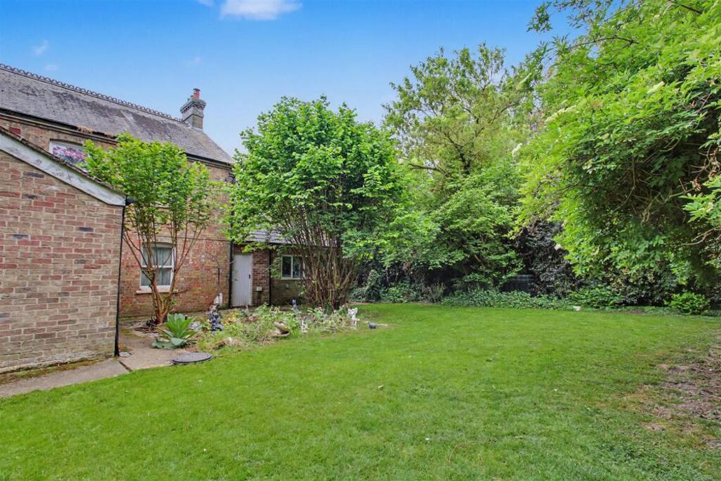 Property image 11 of 26