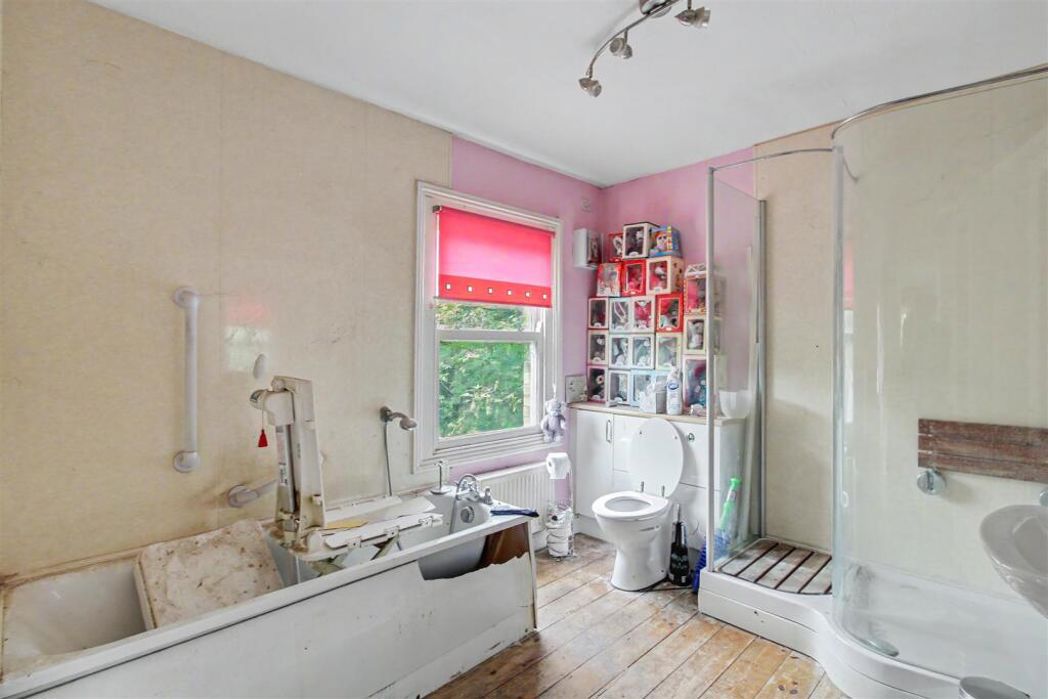 Property image 14 of 26