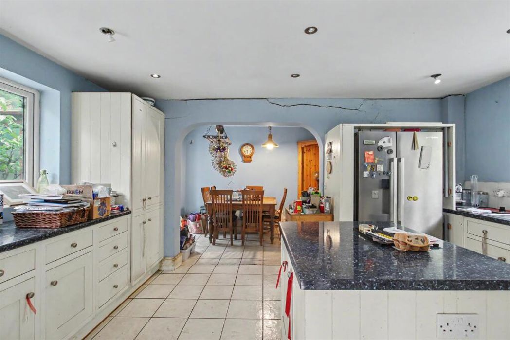 Property image 16 of 26