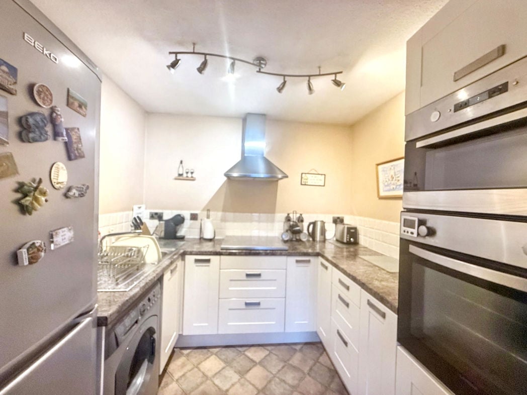 Property image 2 of 7