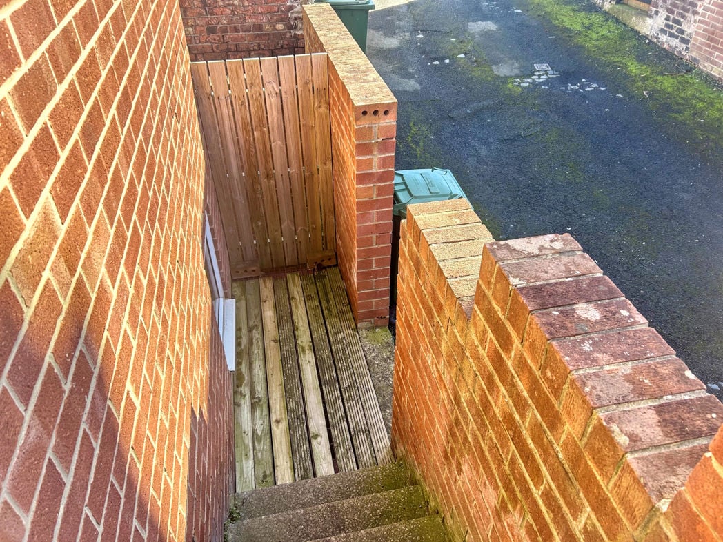 Property image 12 of 13