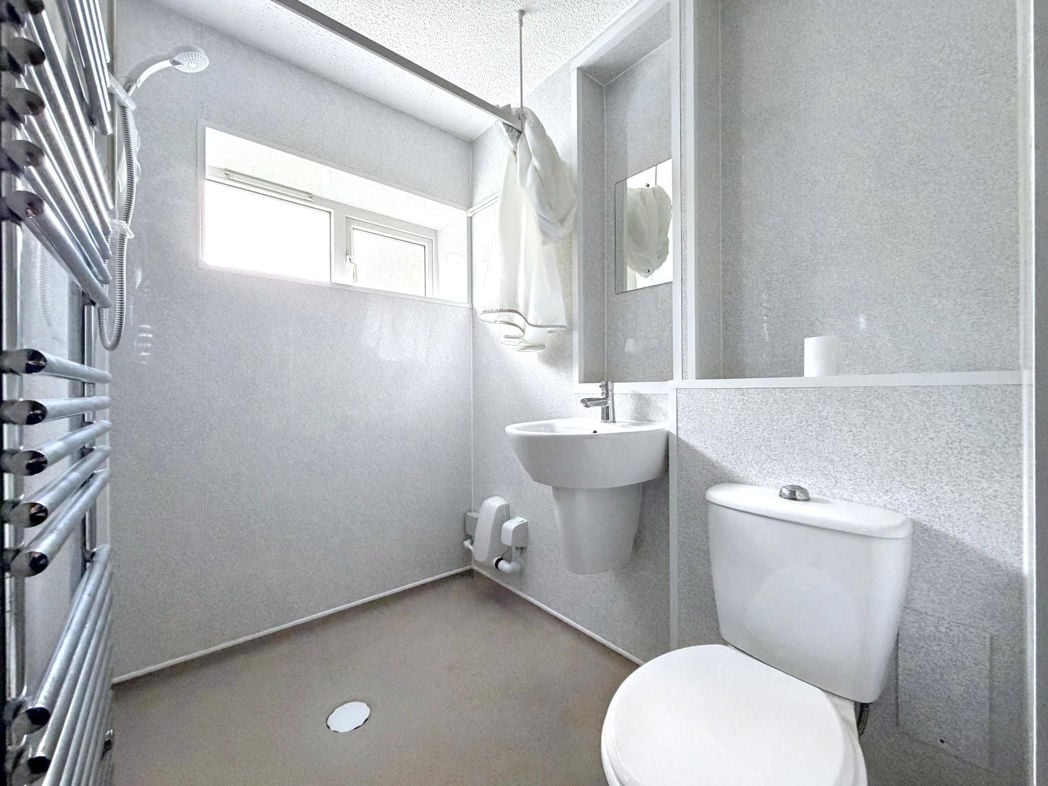 Property image 8 of 9