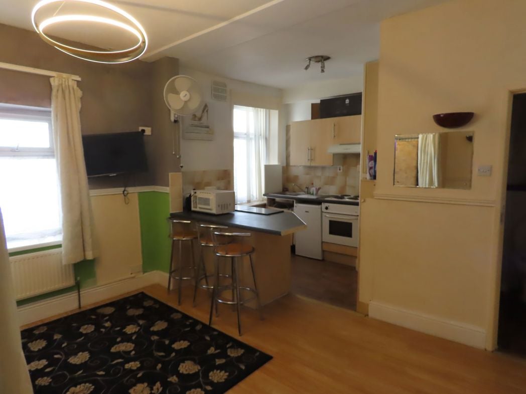Property image 2 of 7