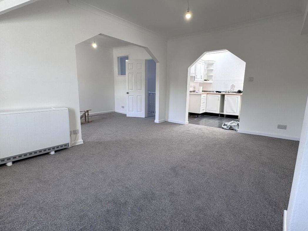 Property image 2 of 10
