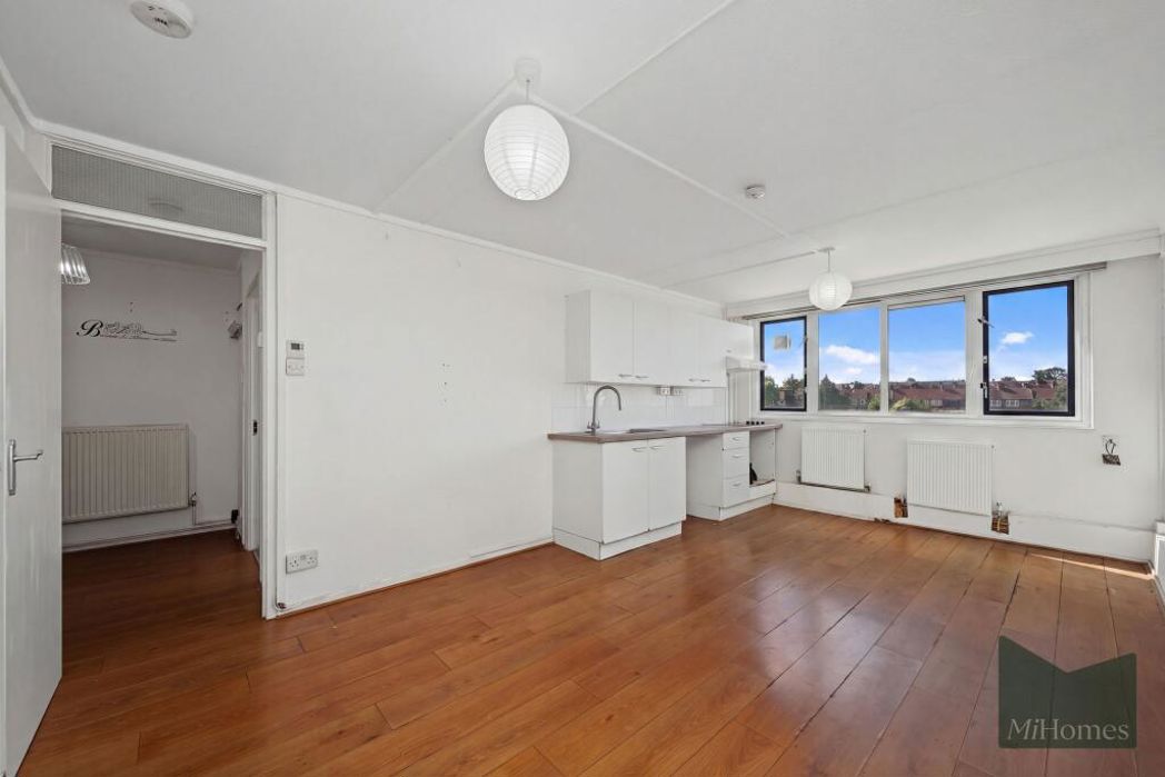 Property image 2 of 12