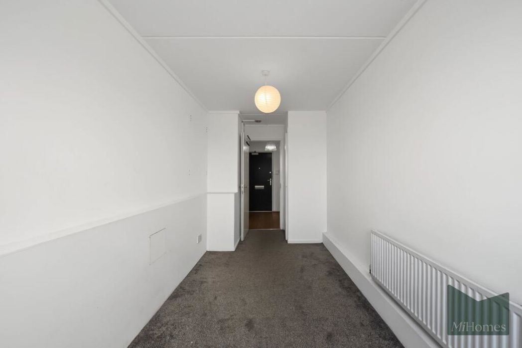 Property image 4 of 12