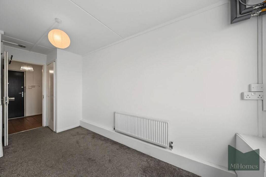 Property image 8 of 12