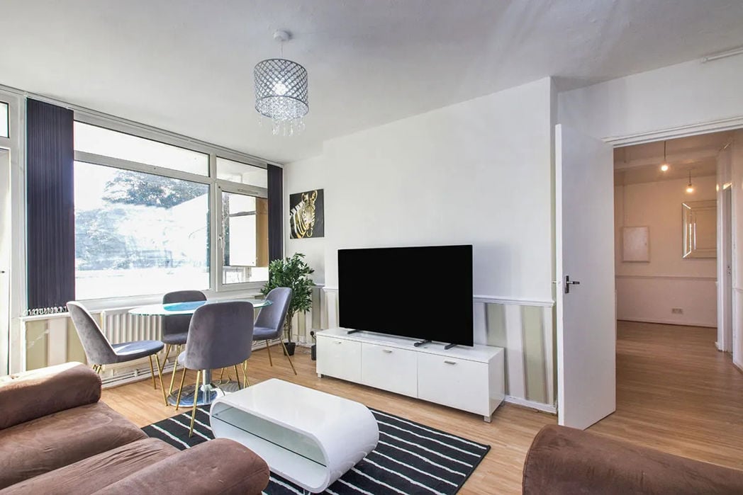 Property image 2 of 8