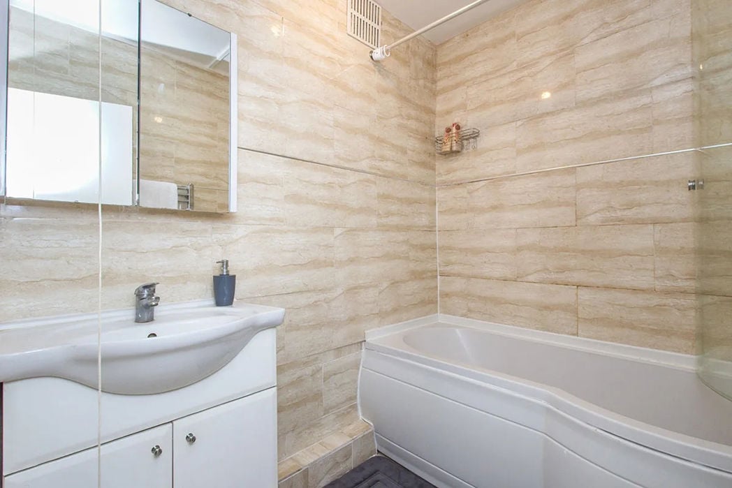 Property image 4 of 8