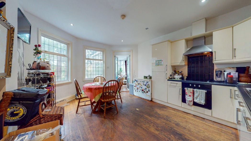 Property image 8 of 22