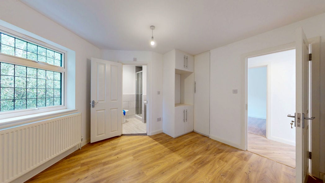 Property image 9 of 22