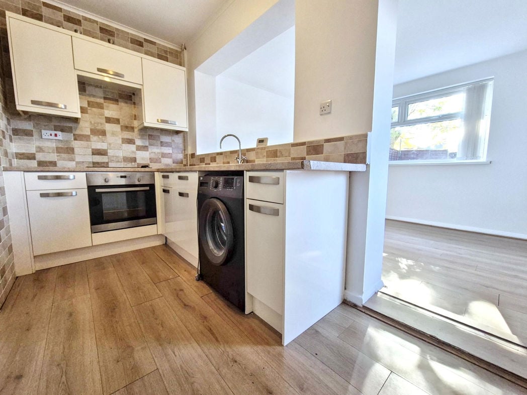 Kitchen / Dining Area