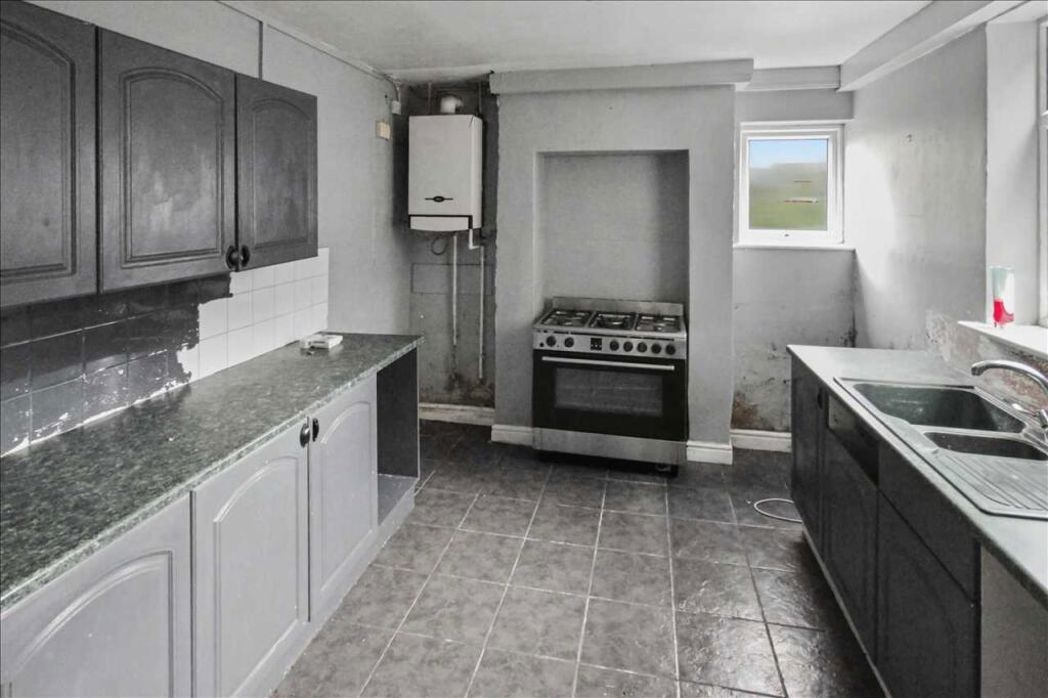 Property image 3 of 11