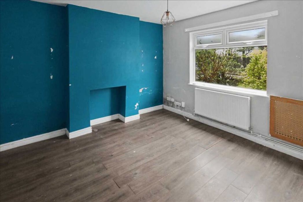 Property image 4 of 11