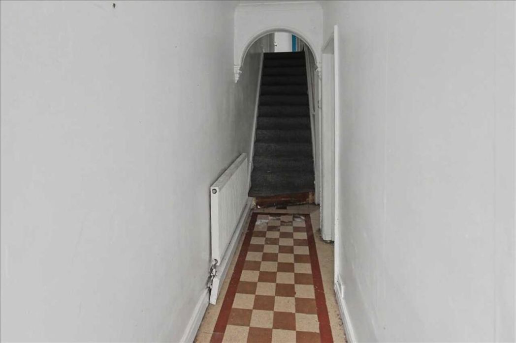 Property image 5 of 11