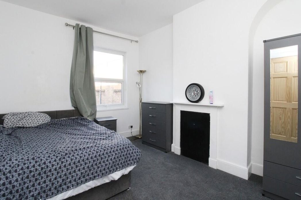 Property image 2 of 19